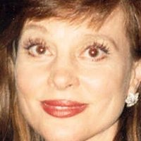 Leigh Taylor-Young Naken