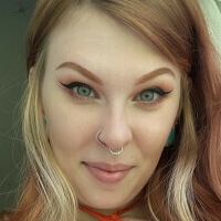 Leslie Lux Naken