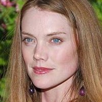 Leslie Stefanson Naken