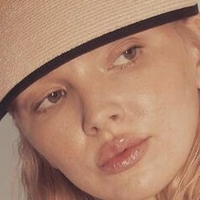 Lili Johansson Naken