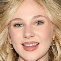 Lily Brooks O’Briant Naken