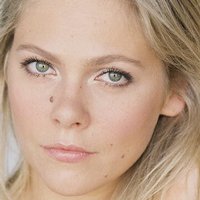 Lily Cowles Naken