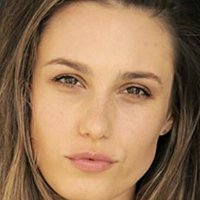 Lily Robinson Naken