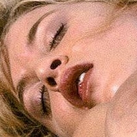Lisa Chest Naken