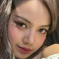 Lisa Manoban Naken