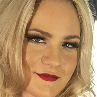 Lisey Sweet Naken