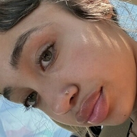 llupee.e Naken