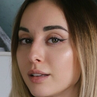 lola-aus Naken