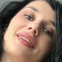 Lora Naken
