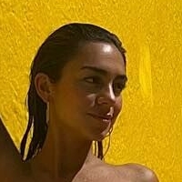 Luana Barron Naken