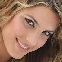 Lucila Vit Naken