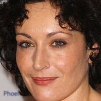 Lucy Cohu Naken