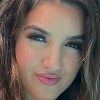 Madeline Rose Naken