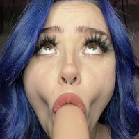 Maggie Moodie Naken