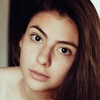 Manuela Velez Naken