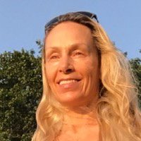 Marianne Hettinger Naken