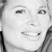 Marie Scinto Naken