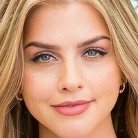 Marina Laswick Naken