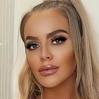 Mega Clarke Naken
