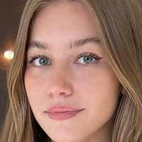 Melina Poulsen Naken