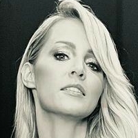 Melissa Naschenweng Naken