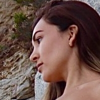 Mia Karina Naken
