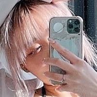 mikipuff Naken