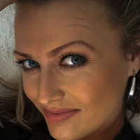 Mirina Naken
