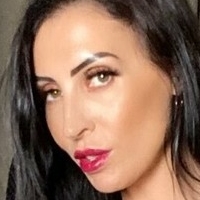 Mistress Dee Naken