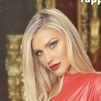 Mistress Iside Naken