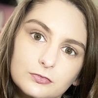 Molly Naken