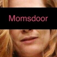 momsdoor Naken