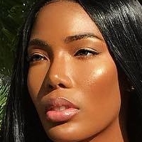 Monifa Jansen Naken