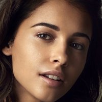 Naomi Scott Naken