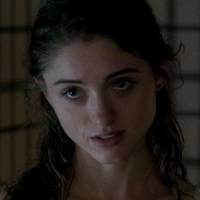 Natalia Dyer Naken