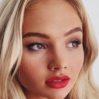 Natalie Alyn Lind Naken