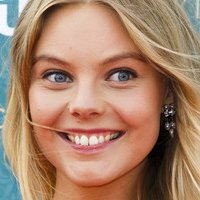 Nell Hudson Naken