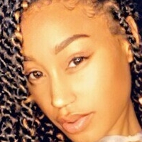 Nia Simone Naken