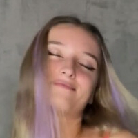 NikiCarrera Naken