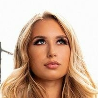 Nikki Sullivan Naken