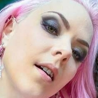 Nina Rei Naken