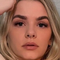 Olivia Clarke Naken