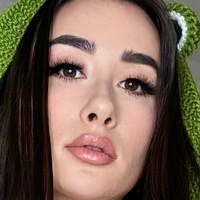 Olivia Petrov Naken
