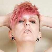Pixie Skye Naken
