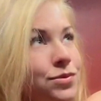 Queenblew Naken