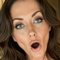 Rafaella Capri Naken