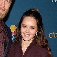 Rebecca Breeds Naken