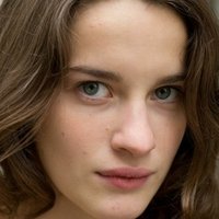 Rebecca Marder Naken