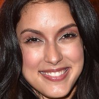 Rebecca Mir Naken
