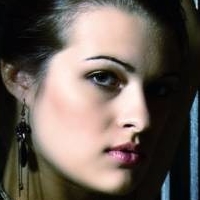 Rebeka Joye Naken